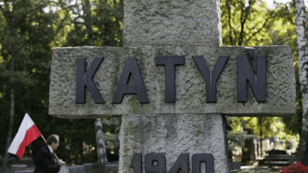 Катынская трагедия — Кремль фальсифицировал исторические документы по расстрелу - 285x160