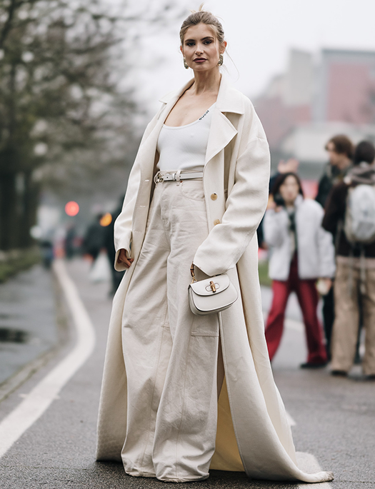 З чим носити ультрадовге пальто