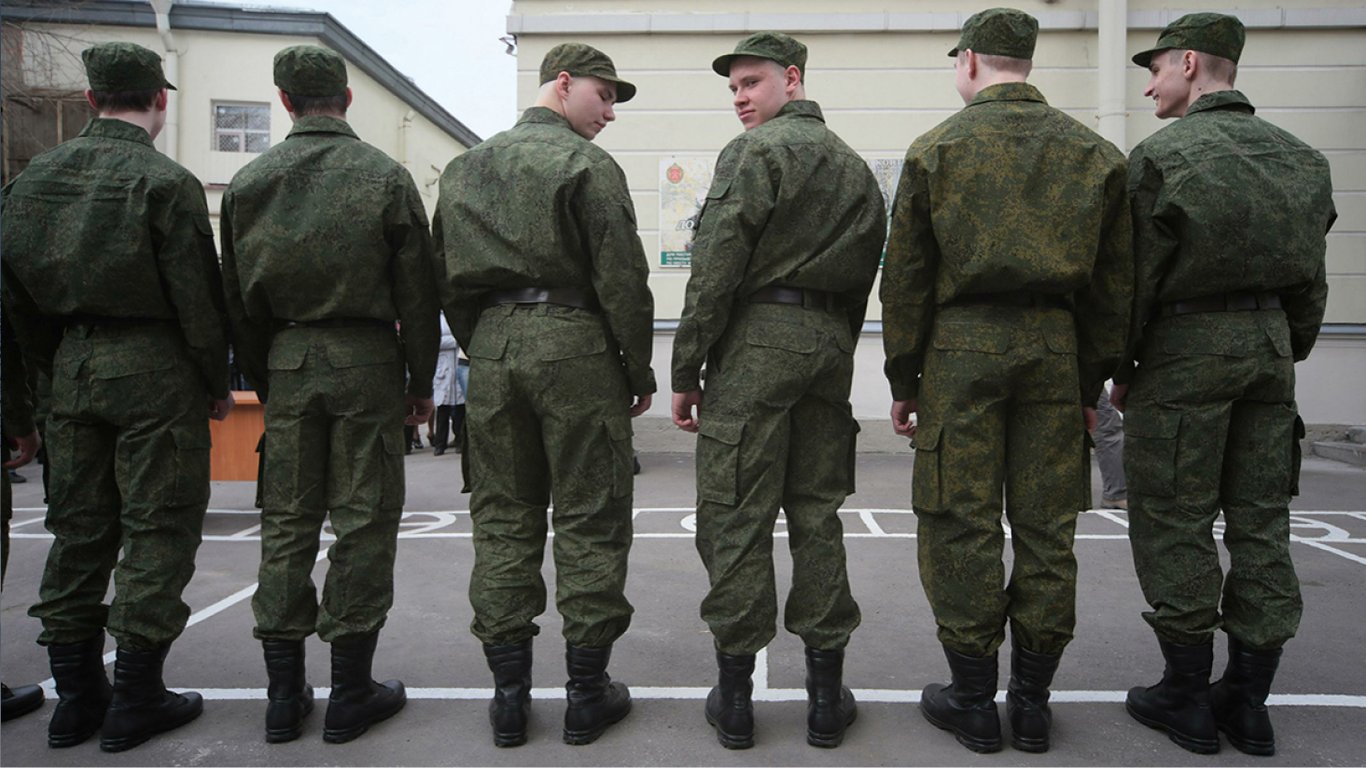 Оккупанты пригнали в Крым срочников из Челябинска для строительства оборонных укреплений, — Генштаб