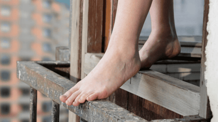 В Харькове спасли женщину, которая хотела выпрыгнуть с балкона - 285x160