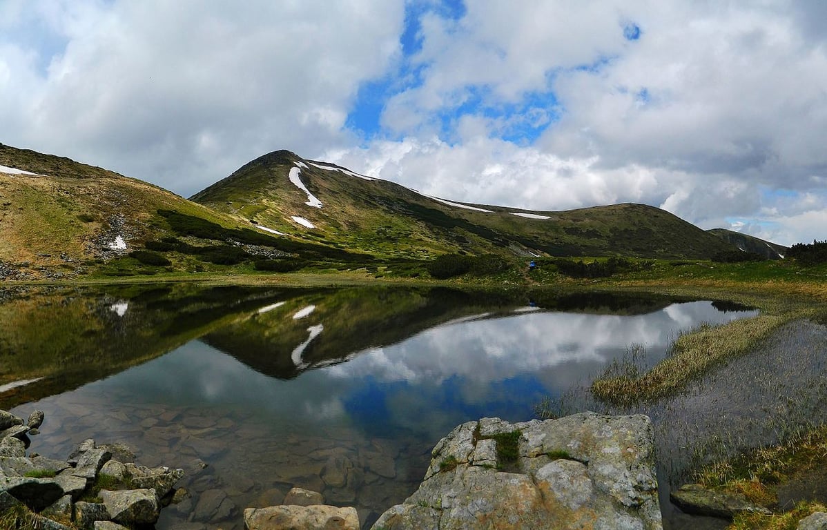 Топ-5 найгарніших озер України, які вразять кожного - фото 2