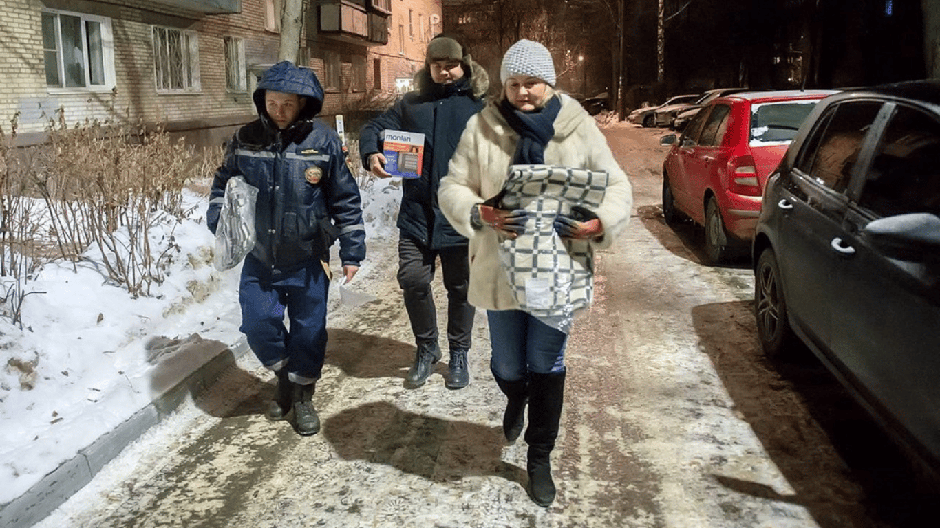 В российском Подольске уже трое суток нет отопления — люди начали разжигать костер