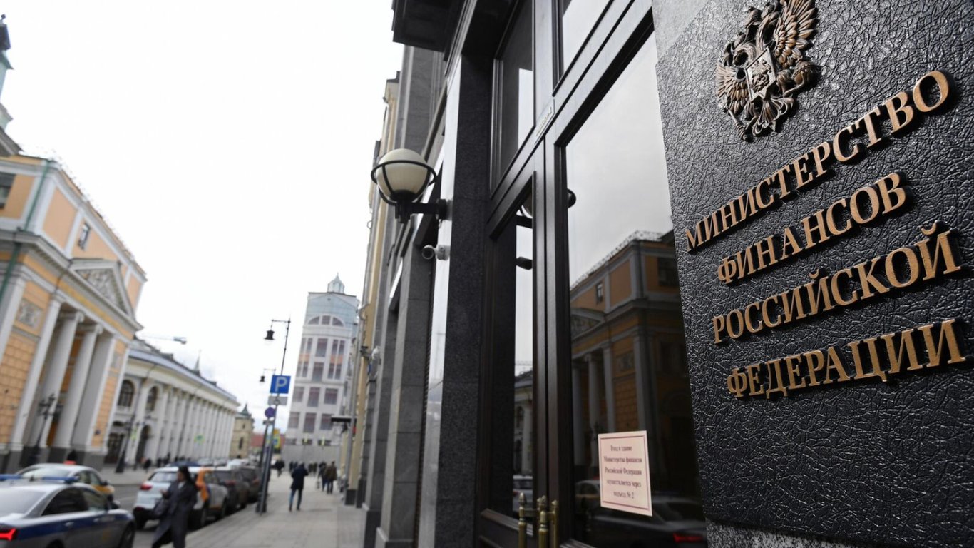 Кремль ужесточает условия выхода с рынка РФ для западных компаний, — Reuters
