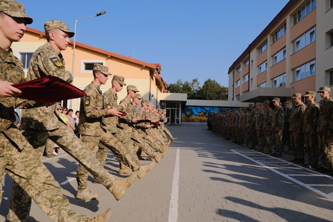 Вперше за всю історію — у Львівському ліцеї імені Героїв Крут навчатимуться дівчата - фото 9