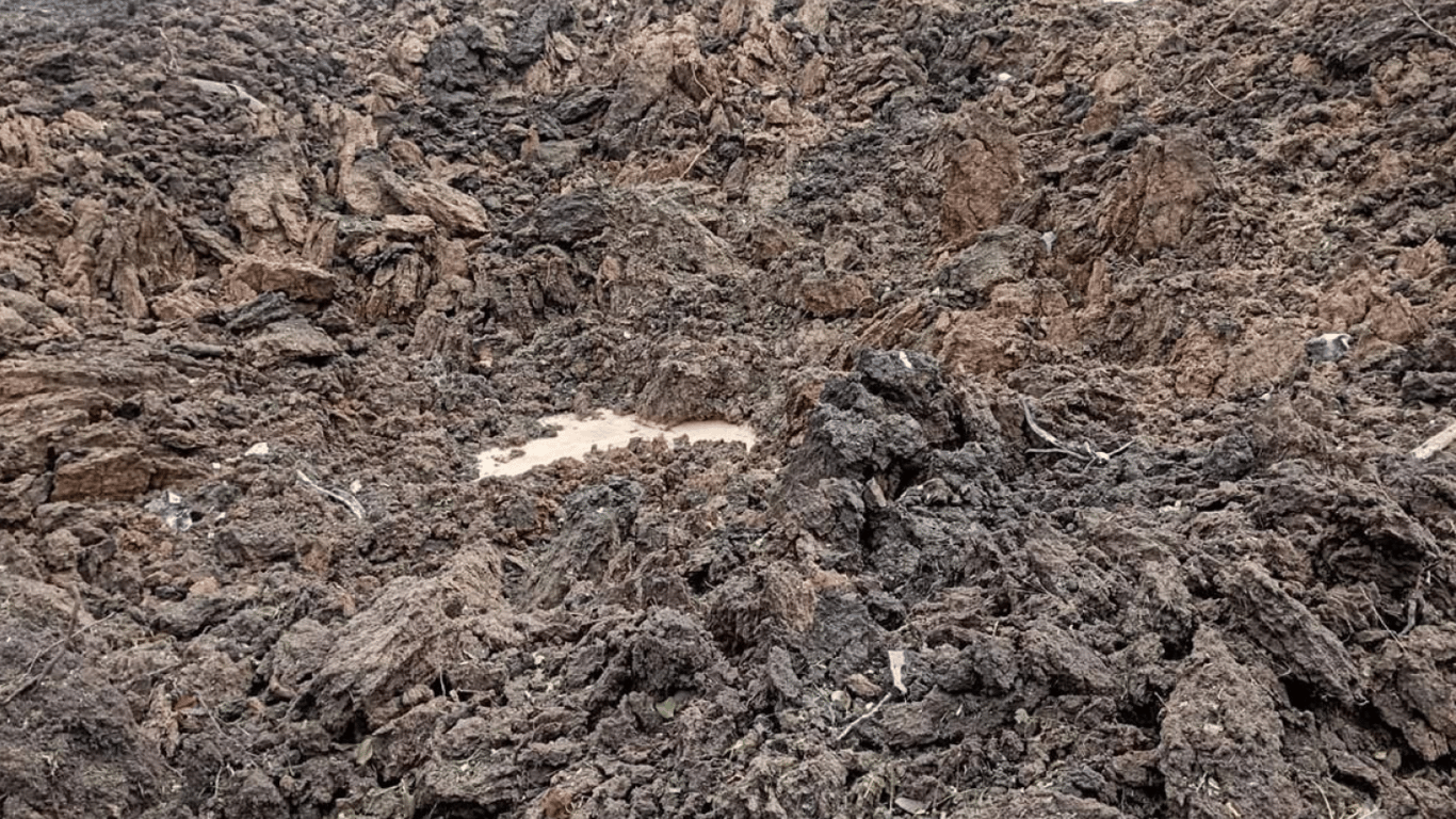 Вирва від влучання ракети в Одесі, 21 квітня