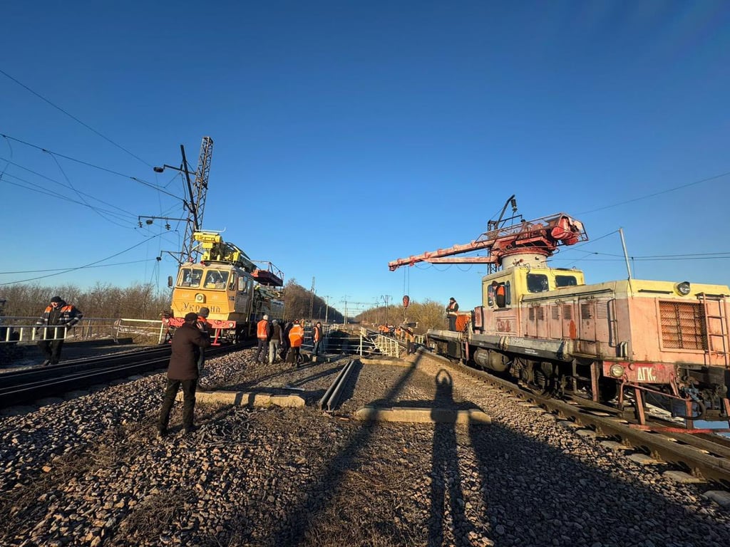 Через атаку 7 березня поїздів на Рівненщині, Вінниччині та Житомирщині вимушено змінили маршрути