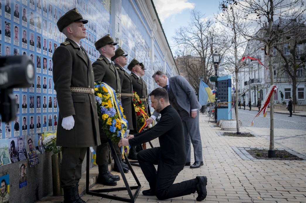 Бельгійська делегація разом з Володимиром Зеленським вшанувала героїв України