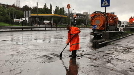 Непогода в Одессе — в городе работают аварийные бригады - 285x160