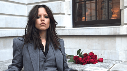 Jenna Ortega stuns in a Wednesday inspired suit look - 285x160