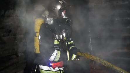У Дніпрі та Кам'янському пролунали вибухи: РФ вдарила балістикою по підприємству - 304x171