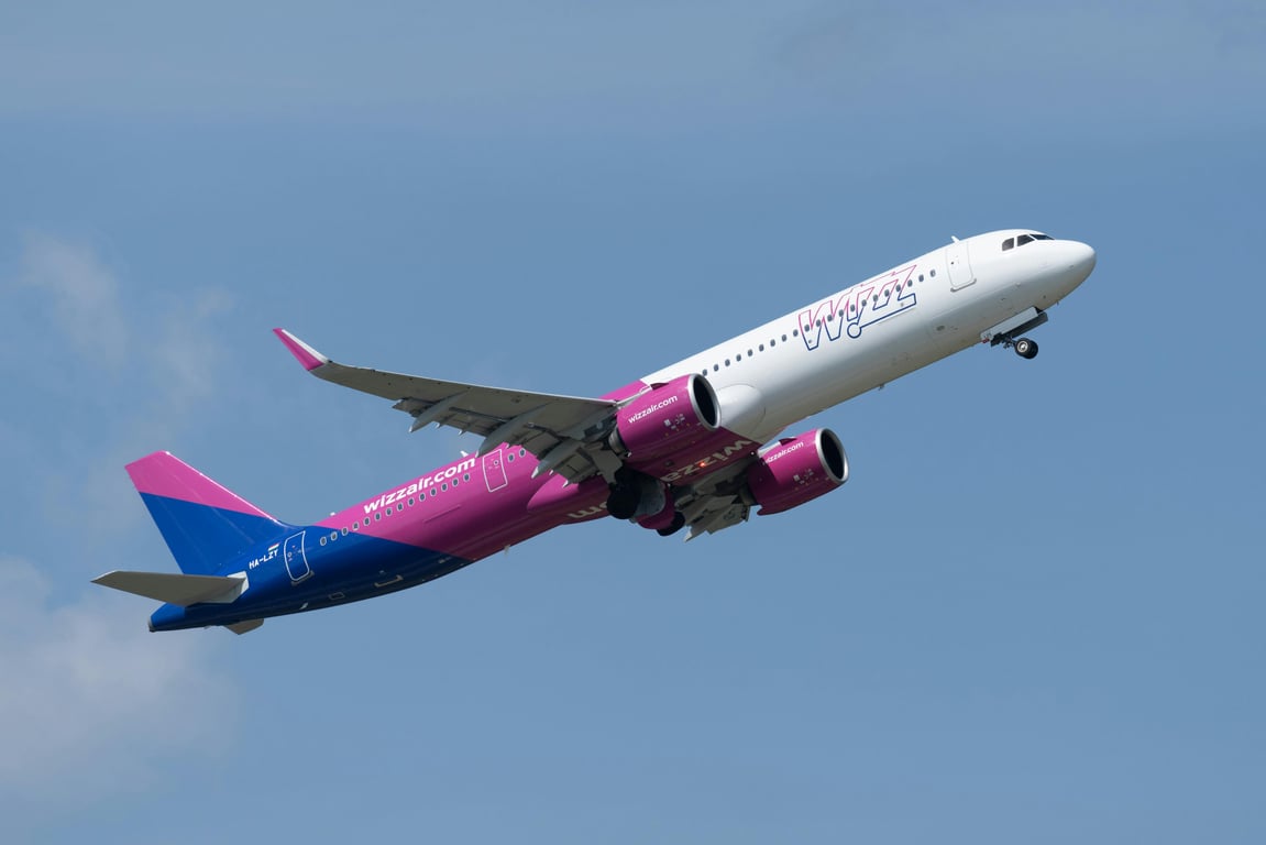 Wizz Air анонсував 6 нових рейсів з однієї зі столиць Європи - фото 1