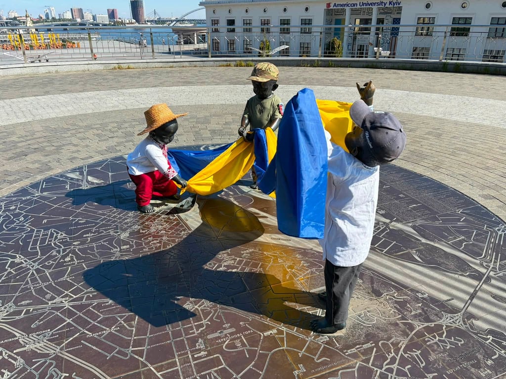 День Прапора в Києві: малюків-засновників перевдягнули - фото 2