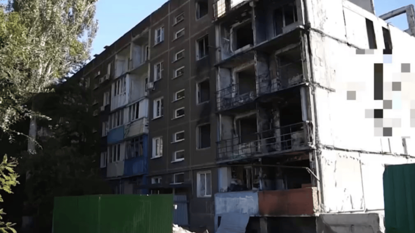 Відрізане опалення та пошкоджений дах: як окупанти "готують" маріупольців до зими