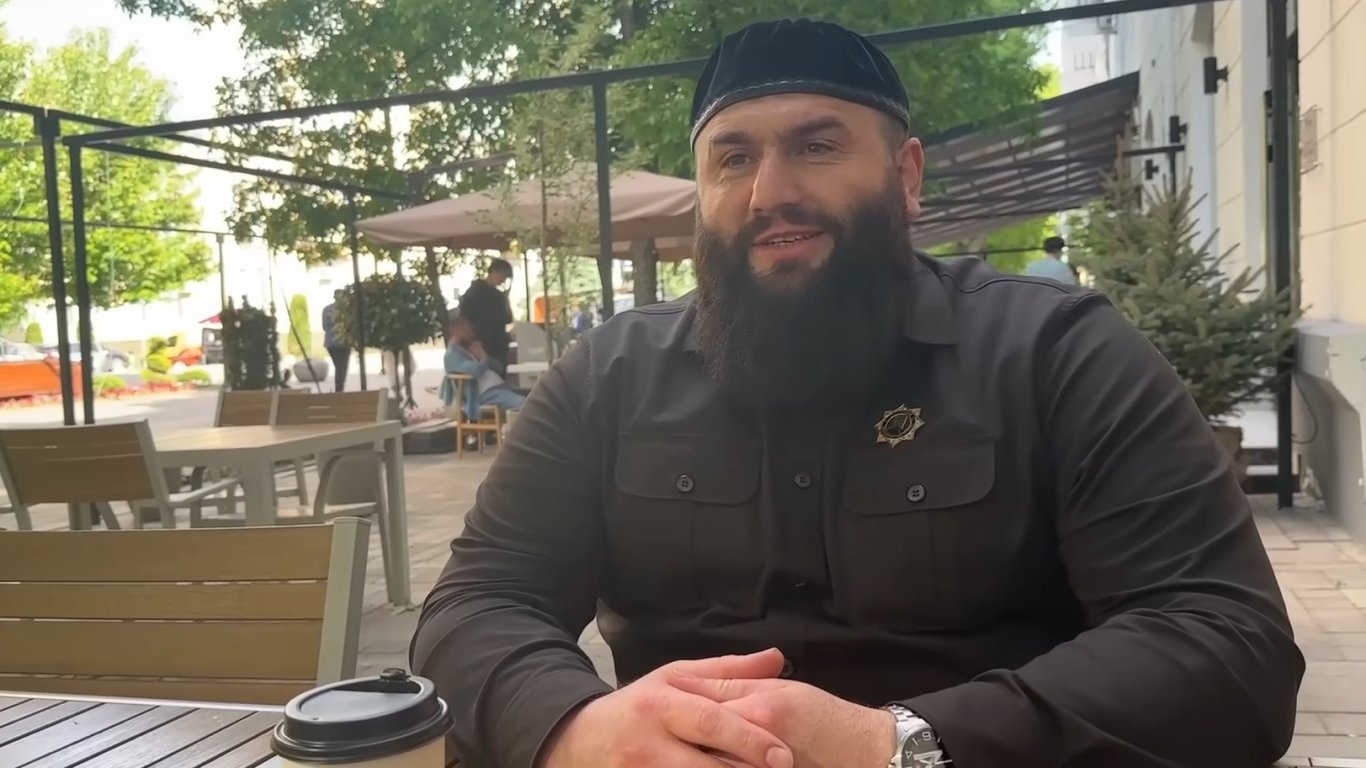 Чеченец, якобы воевавший на стороне ВСУ, присягнул Кадырову