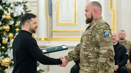 Зеленський нагородив воїнів та подякував за службу — відео - 290x160