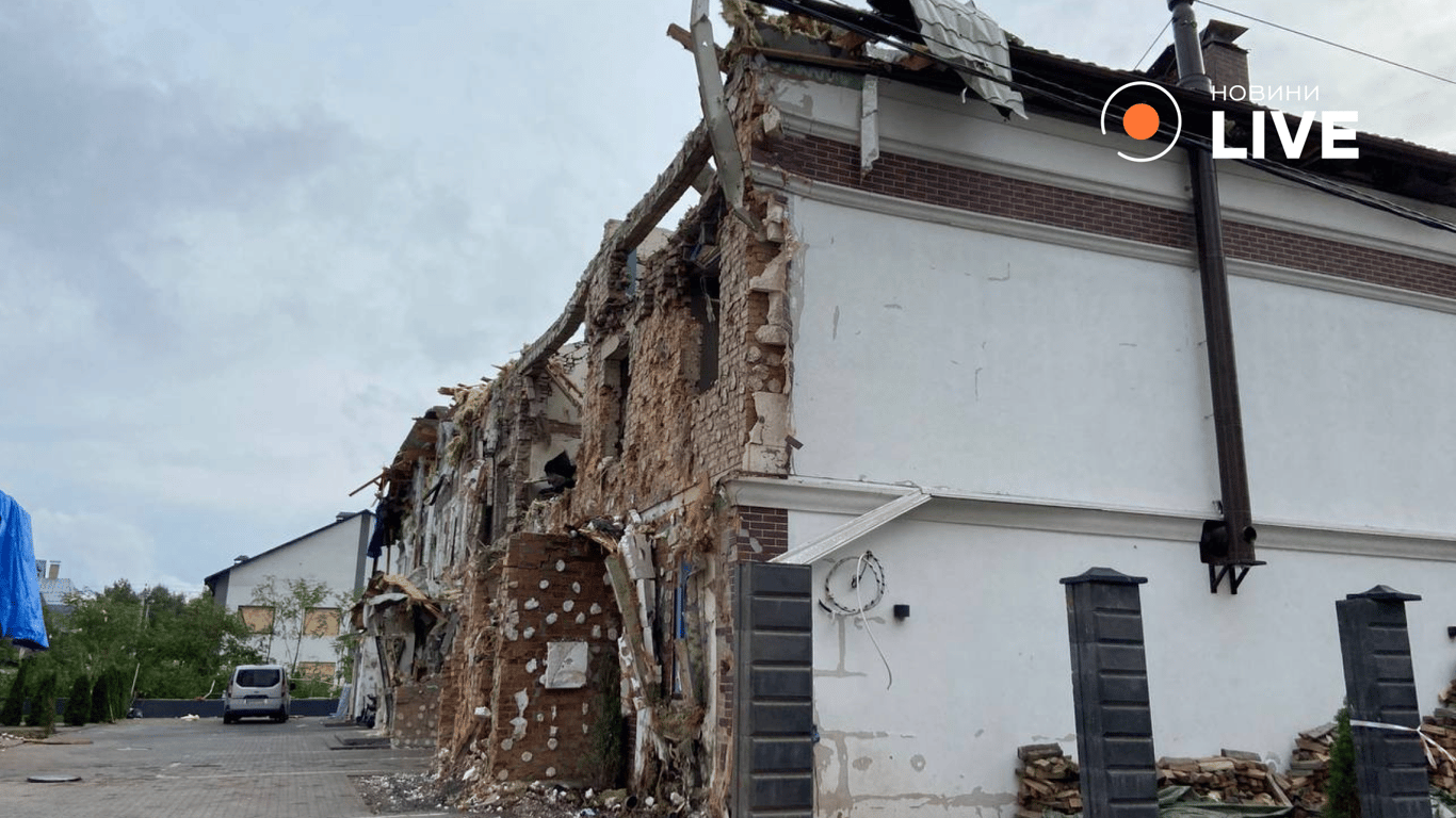 Petropavlivska Borshchahivka after shelling on September 28