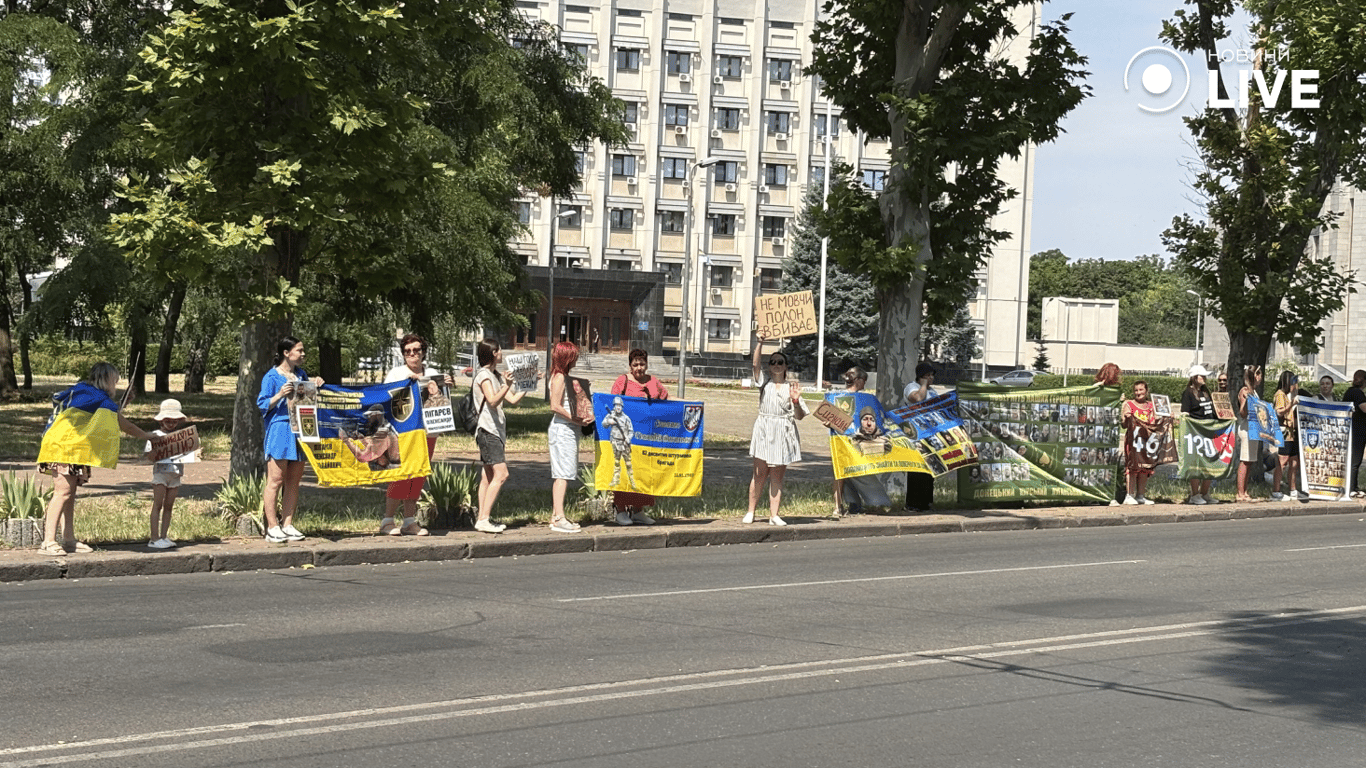 В Одесі провели акцію на підтримку полонених захисників — фото - фото 2