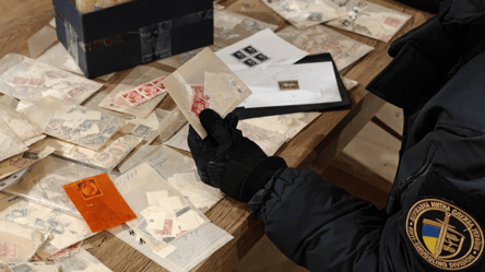 До України хотіли ввезти 14 тисяч марок із нацистською символікою - 285x160