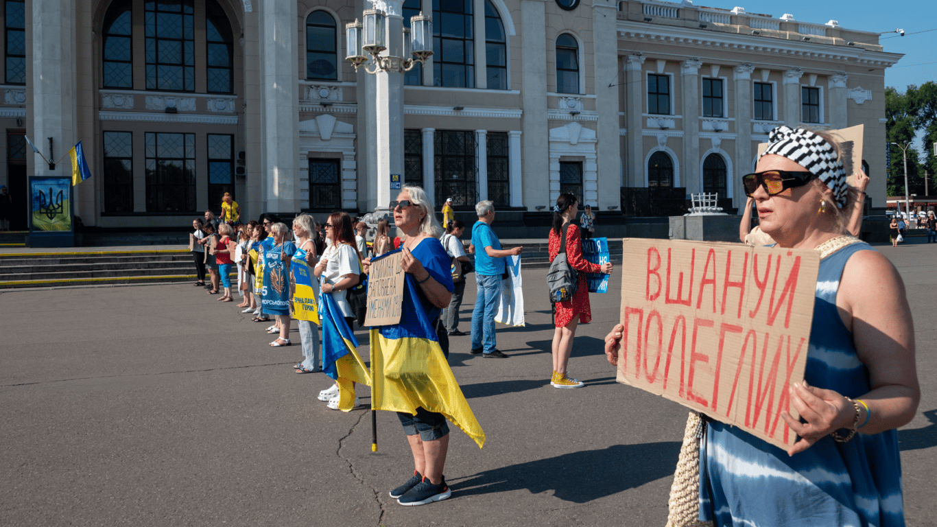 В Одесі вшанували полеглих героїв — фоторепортаж з акції - фото 6
