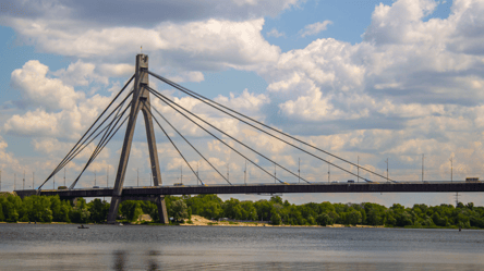 У Києві на одному з мостів тимчасово зміниться рух транспорту - 285x160