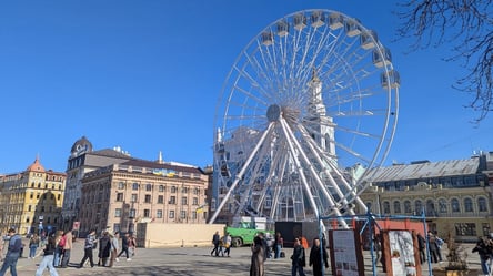 У Києві триває демонтаж Колесо огляду на Подолі - 290x166