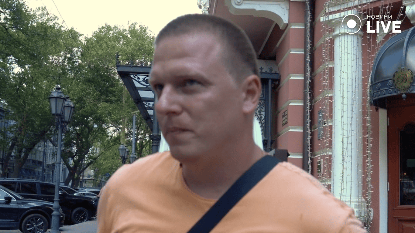 Микола не сильно відчує здорожчання. Фото: Новини.LIVE 