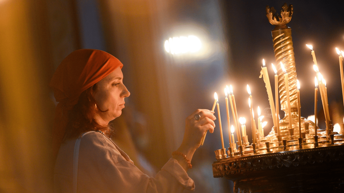 Які існують традиції та правила на поминальні дні