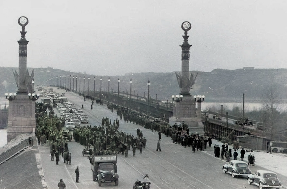 мост через реку