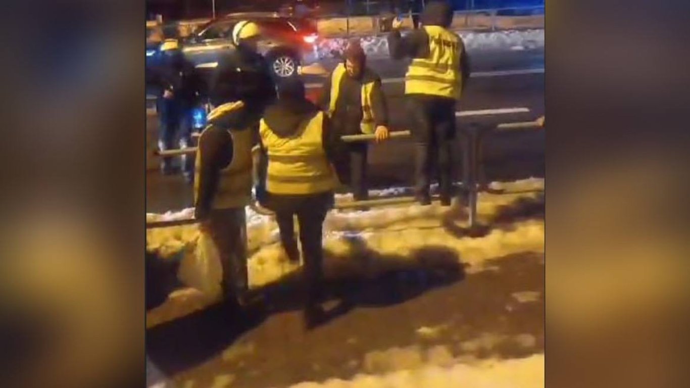 На польской границе водитель сбил на пешеходном переходе троих украинцев
