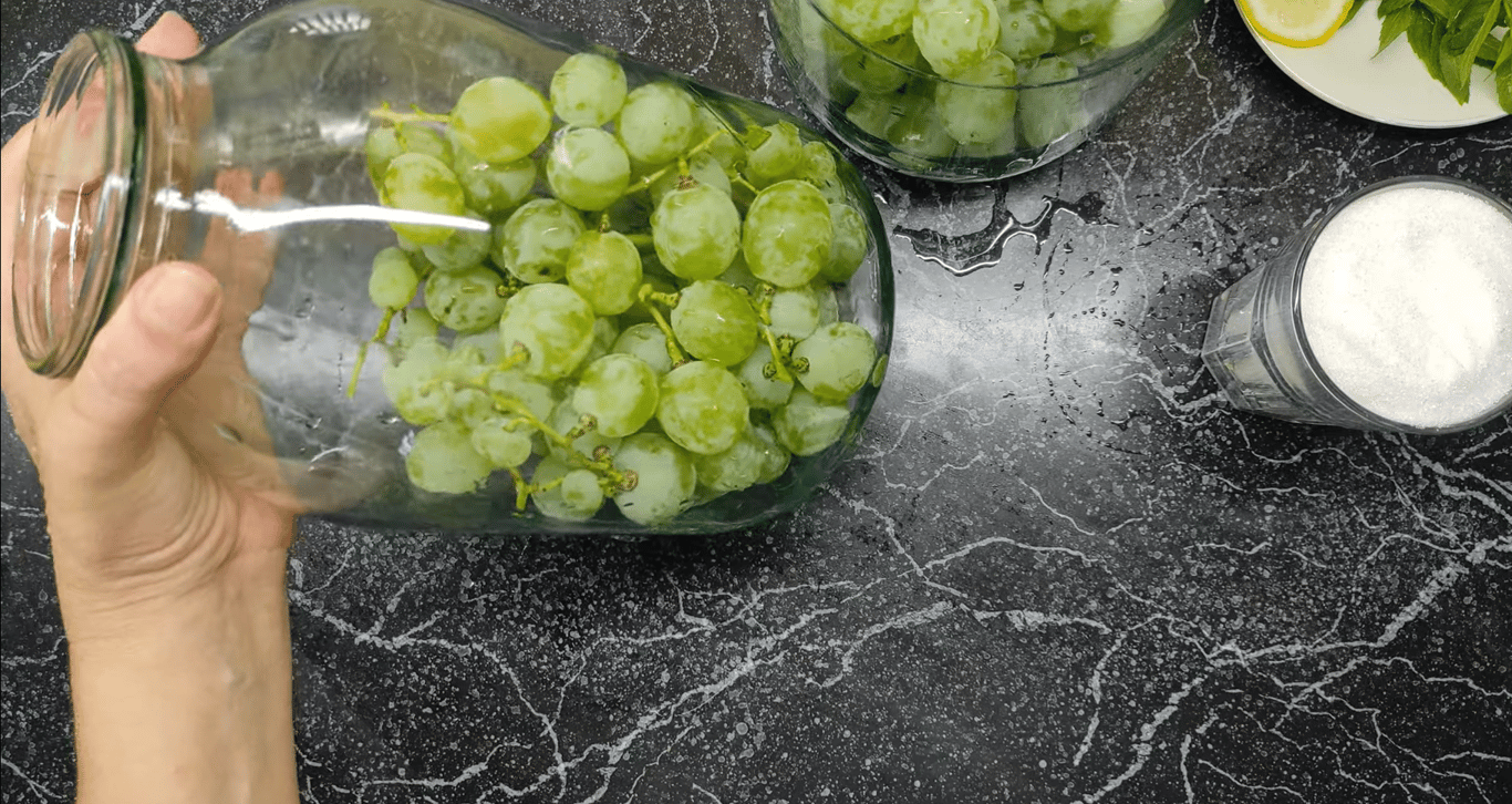 Компот из винограда со вкусом мохито