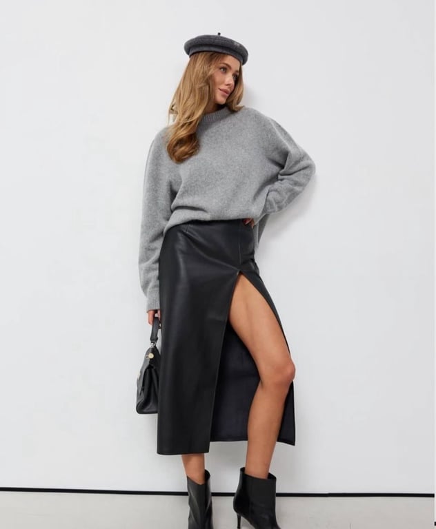 Шкіряна спідниця буде мати особливий вигляд