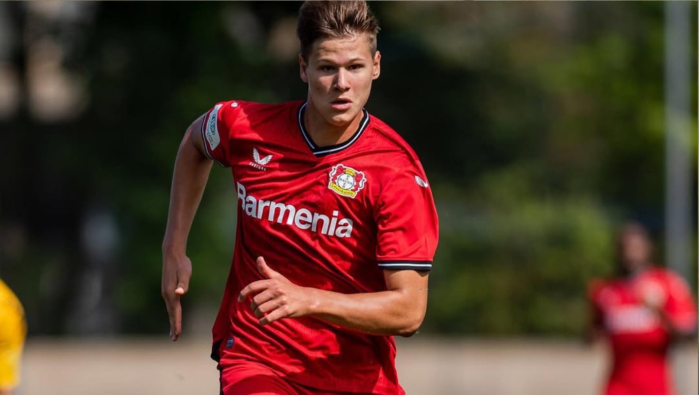 Артем Степанов