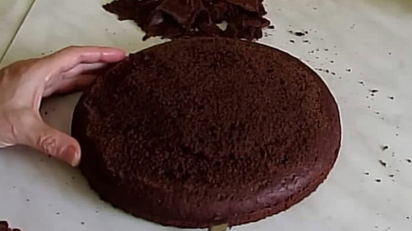 рецепт ніжного шоколадного десерту без яєць і молочних продуктів