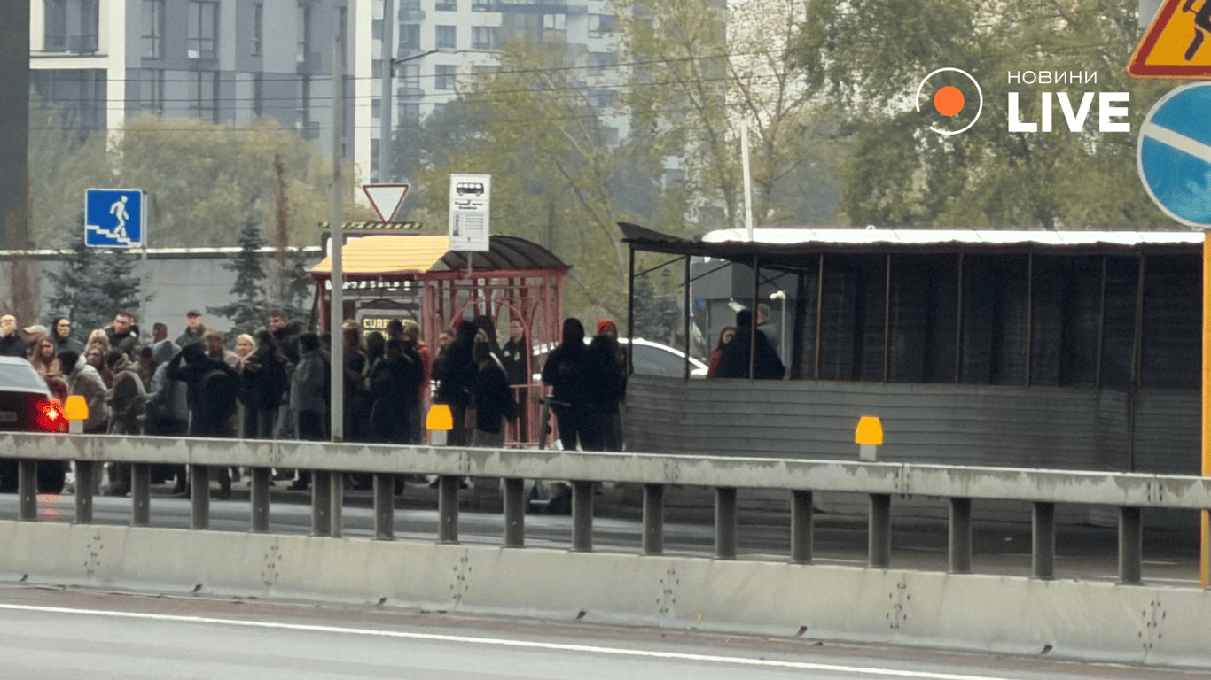 У Києві затори на лівому березі внаслідок атак РФ - фото 3
