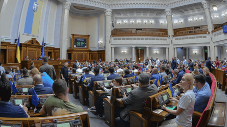 Рада з другої спроби схвалила законопроєкт про рекордне підвищення податків - 290x166