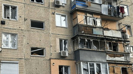 Оккупанты обстреляли жилые секторы в Никополе, есть раненая - 285x160