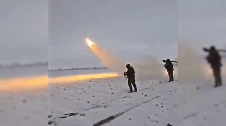 Ukrainian soldier shot down cruise missile with "Igla" MANPAD - 290x166