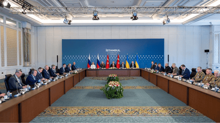 Стали відомі головні теми обговорень на переговорах з РФ - 285x160