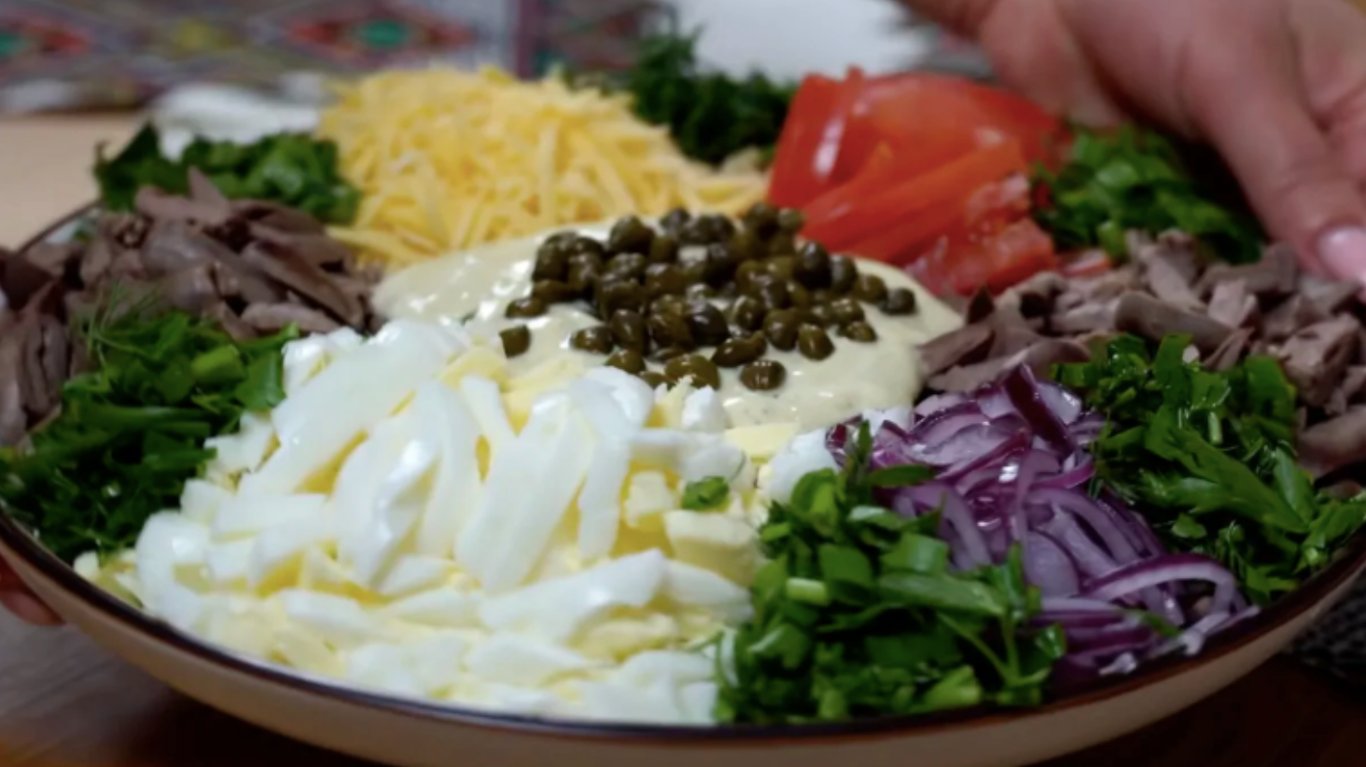 простий рецепт салату з курячими сердечками