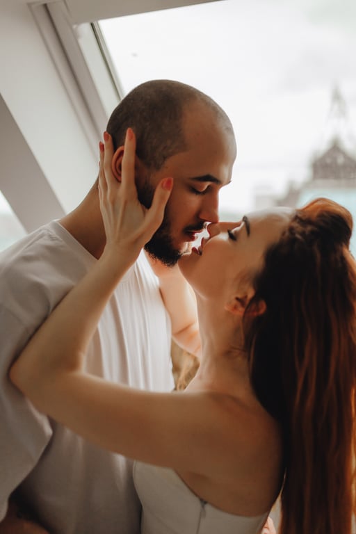 Зірка "Дизель Шоу" презентувала спільну пісню зі своїм коханим, молодшим за неї на 16 років - фото 2