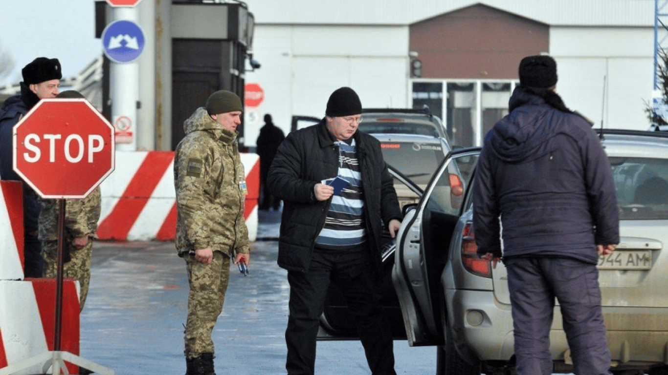 Скількох чоловіків можливо мобілізувати в Україні та скільком вдалося втекти — дослідження