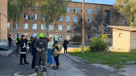 В Киеве дрон попал в школу: 104 ребенка находились в укрытии - 285x160
