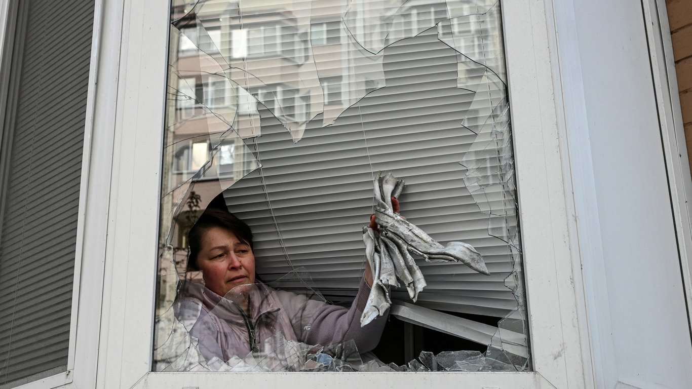 Последствия ракетного удара по городу Украинка. Фоторепортаж