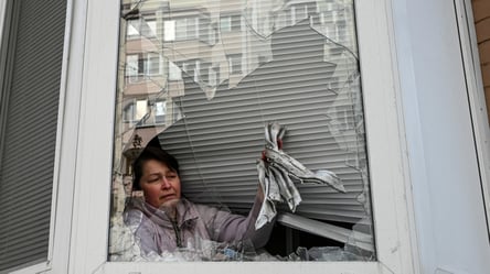 Наслідки ракетного удару по місту Українка. Фоторепортаж - 285x160