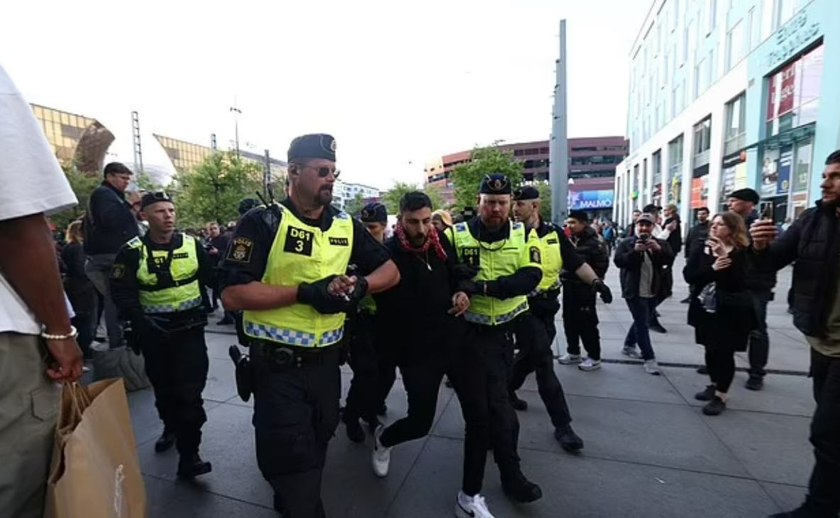 У Мальме затримали активістку Грету Тунберг — що трапилось - фото 2