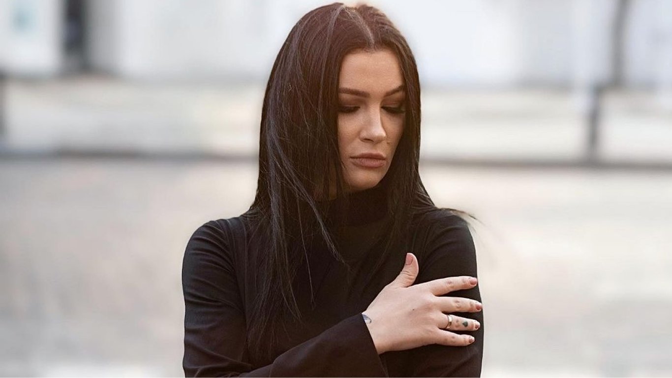 На концерте Анастасии Приходько умер ее друг — что известно о причинах.