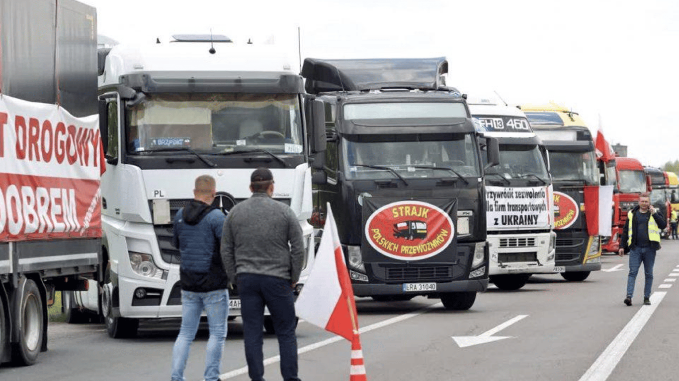 К протесту польских перевозчиков в Дорогуске присоединяться фермеры