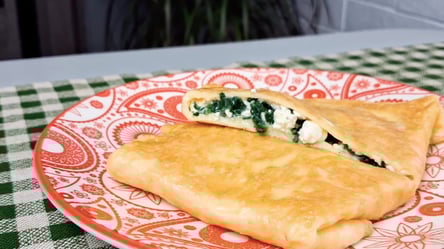 Омлет з сиром та шпинатом за 5 хвилин на сніданок — рецепт - 285x160