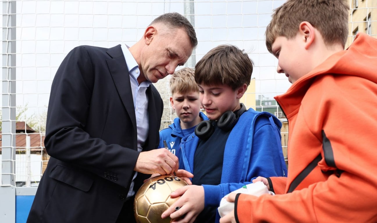 Андрей Шевченко на открытии новой площадки во Львове