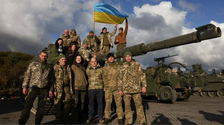 Уоллес посетил украинских военных, которые проходят подготовку в Британии - 285x160
